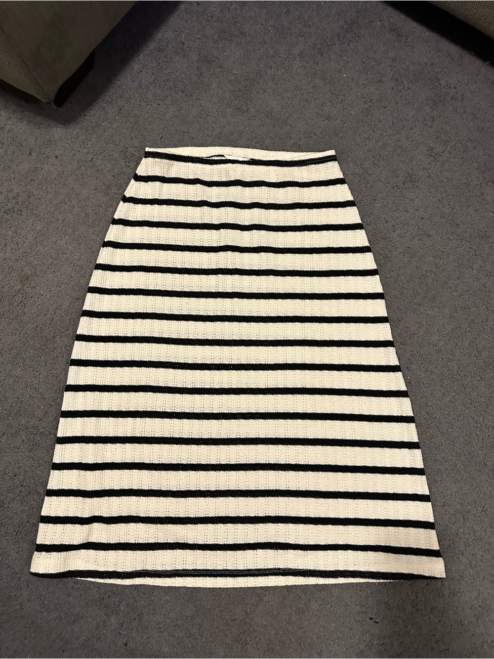 H&M Black Cream Striped Textured Midi Skirt Women’s Size M